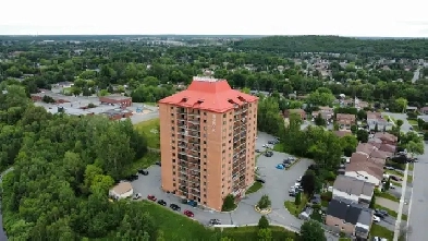 Bonik Tower- Large 1 Bedroom Units- Off Lasalle! Image# 2