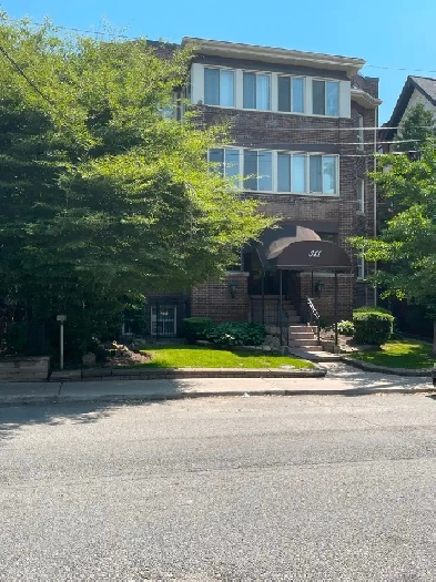 BACHELOR APT.  FOREST HILL VILLAGE Image# 1