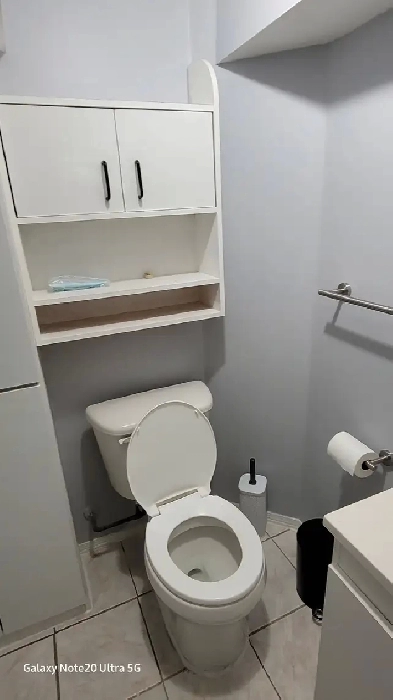 Sep. Ent, private, 1-BDRM BSMNT Apt - KENNEDY GO Image# 5