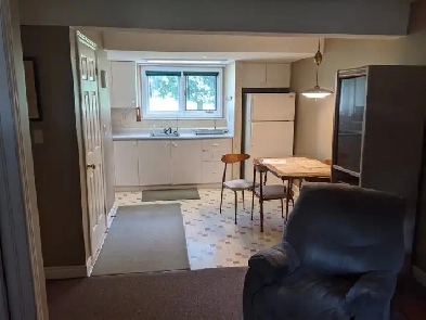 BRIGHT, QUIET and CLEAN 1 Bedroom Apartment for Rent Image# 5