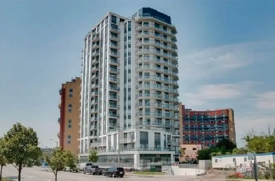 1 Bedroom   Den 2 Full Washrooms - 840 Queens Plate Image# 2