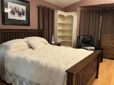 Large Private Room for Rent in Beautiful Douglas Glen Home Image# 4