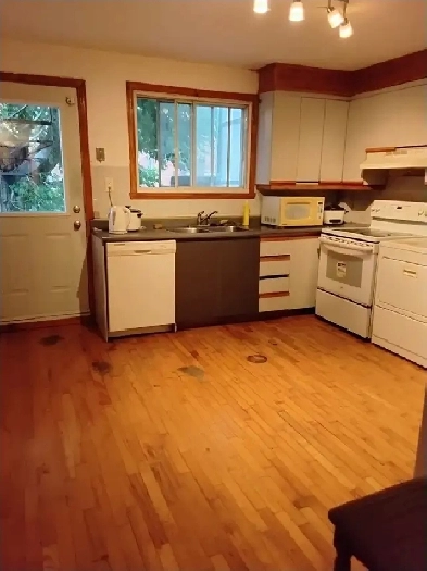 $1 800 / 4br - 1200ft2 - $1800 /4 Bedroom 1200ft 5 1/2 forRent / Image# 1