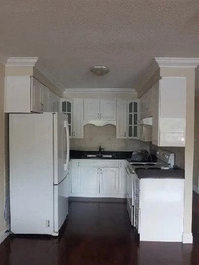 Apartment for Rent 2 Bedrooms Sheppard/Bathurst Image# 2