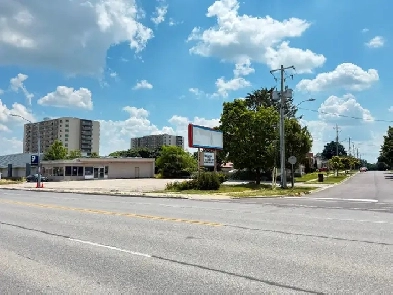 Commercial Prime Location Office Space on Dundas St,in Woodstock Image# 9