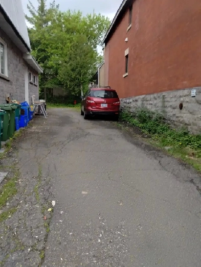 Sandy Hill Ottawa parkings available Image# 1