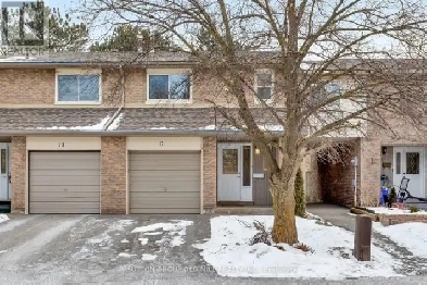 Markham 5 bdrm Townhouse Condo, Renovated, Finished Basement. Image# 2