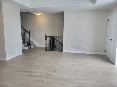 3 Bedroom Urban townhouse for rent in Half-moon bay area Image# 3