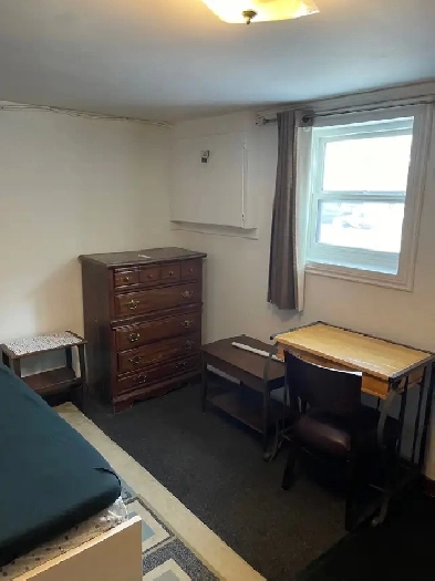 Room For Rent in Newmarket Close to Hospital Image# 1