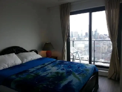 Master bedroom in downtown Toronto for rent Dundas & Jarvis Image# 2