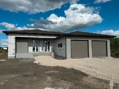 Beautiful 1740sqft Custom-Built Bungalow by Warkentin Homes! Image# 4