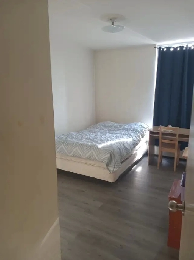 Walk to Subway (3 Bedroom 1F 1M 1Avil) Image# 4