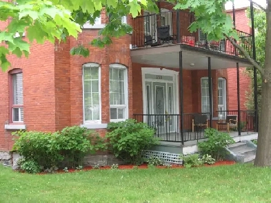 Grand 6 ½  - Centre-ville Sherbrooke - Libre 1er août ! Image# 8