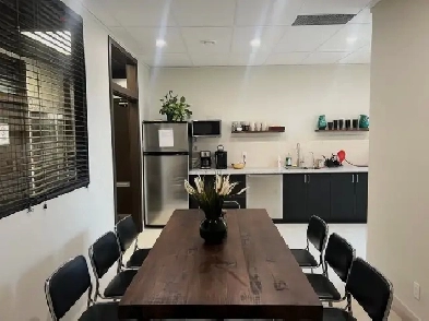 Small Private Office for Rent on Yonge Street in Richmond Hill Image# 7
