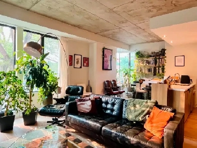 ✨ Bright Corner Unit in Rosemont – Semi-Furnished ✨ Image# 2