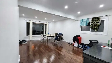 3 bedroom and 1.5 washroom rooms for rent in Scarborough Image# 2