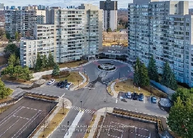 BRAND NEW - NEVER LIVED IN & FULLY RENOVATED W/Top Of The Line D Image# 4