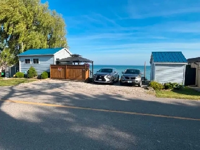 COZY LAKE FRONT COTTAGE FOR SALE ON LAKE ERIE IN SELKIRK ON. Image# 6