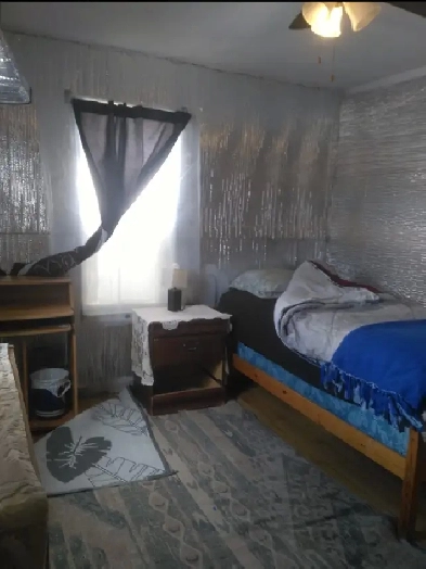 Standard private room 2 cross breeze windows Image# 1