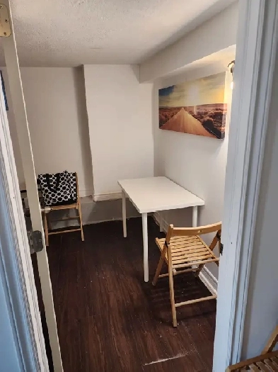 2 bdrm apt all included good for students, Eglinton-Mt. Pleasant Image# 5