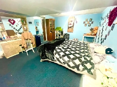 Furnished basement, bedrooms for Girls only. Malton Image# 4