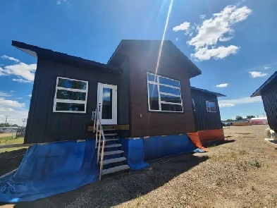 Ready To Move Home | Immediate Possession! | 3 Beds, 2.5 Baths Image# 1