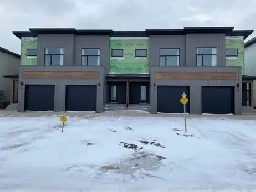 Townhouse rental in Steinbach Image# 4