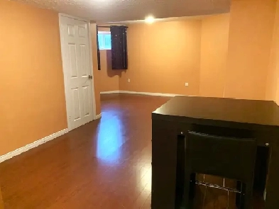 2 Bedroom Basement Apartment in Vaughan - Cozy, Spacious, Bright Image# 3