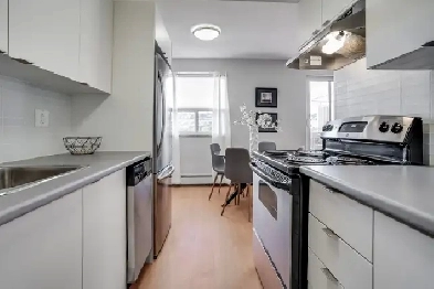 1 Bedroom Apartment - Downtown - Near GO Station - Call Today! Image# 3