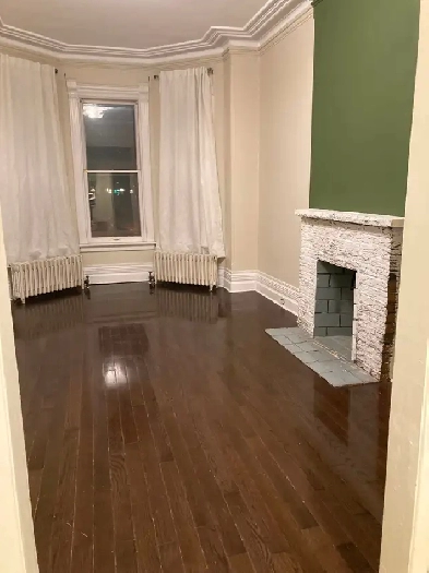 2 Bedroom Apartment in South Parkdale Image# 3