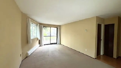 Bedroom Available now at Ramwood Manor! Image# 7