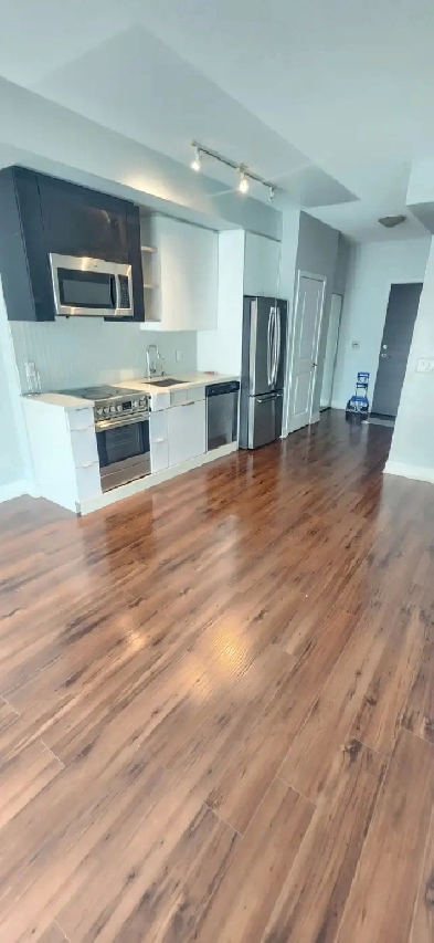 1 bedroom @ 33 Shore Breeze Dr Etobicoke, ON M8V0G1 Image# 3