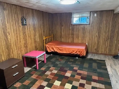 MOVE NOW-LARGE BEAUTIFUL ROOM - STEELES & YONGE Image# 1
