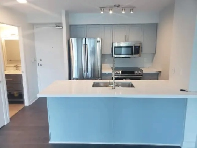1 1 Bedroom with Parking and Locker $2600 @ 81 Navy Wharf Crt Image# 1