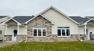 Beautiful 2 bedroom semi-detached home available for rent! Image# 2