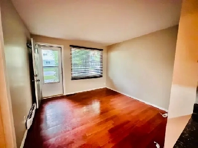 1-432 Rue Aulneau - 2 Bedroom right near UofStB! Image# 2