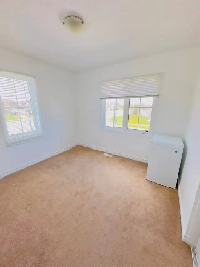 ✨ Room for Rent – Creditview & Wanless, Brampton ✨ Image# 3