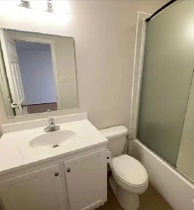 Nouveau-Rosemont. Grand 4½, 2 chambres fermées ! Image# 1