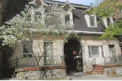 3 1/2 ' MAISON FRANCE ' DOWNTOWN MONTREAL Image# 5