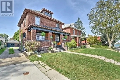 ★ Private Room with attached sunroom for Rent in Windsor, ON ★ Image# 1