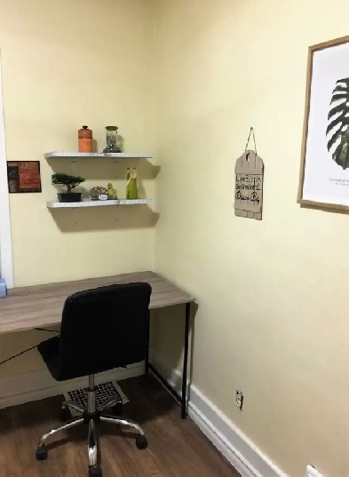 Room for rent! NO LEASE! All inclusive avail Mid july - Aug 1st! Image# 1