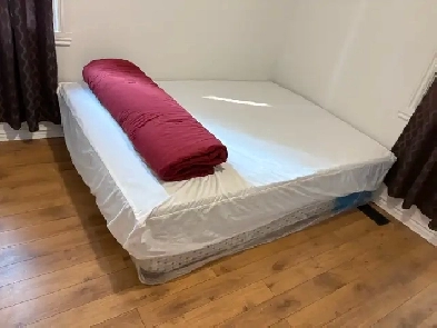 3 bedrooms main floor apt to rent in detached house from Au Image# 4