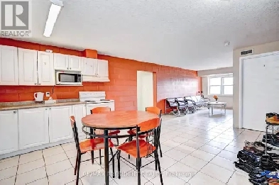 Two Rooms available at Lester Street for Rent in a 5-room Condo Image# 1
