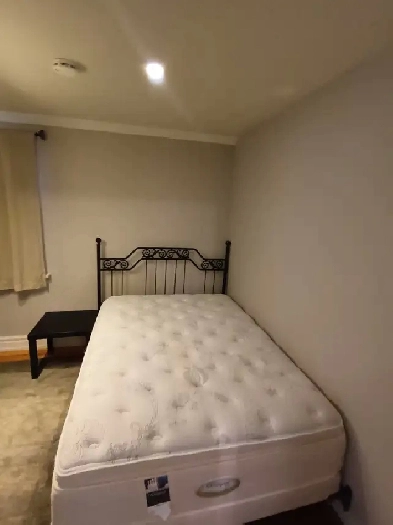 FURNISHED MASTER BEDROOM KEELE & EGLINTON - WIFI, UTILITIES INCL Image# 2