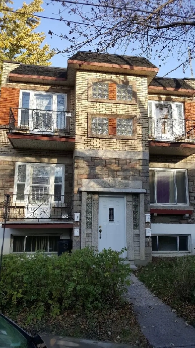 3 1/2-Apartment-Near Angrinnon-Metro Image# 1