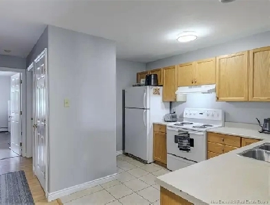 2 Bedroom / Utilities Included / Parking Image# 10