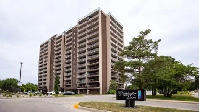 9099 Riverside Drive East #1203, Windsor ON Image# 2