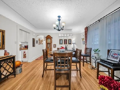 PURPOSE BUILT FULL BRICK DUPLEX - JUST LISTED! Image# 1