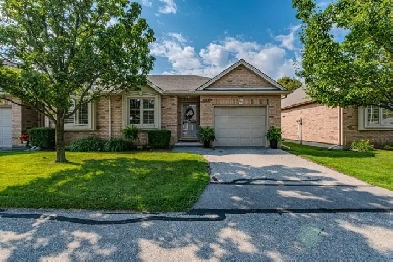 Beautiful End-Unit Condo for Sale in Sought-After Brier Park! Image# 6