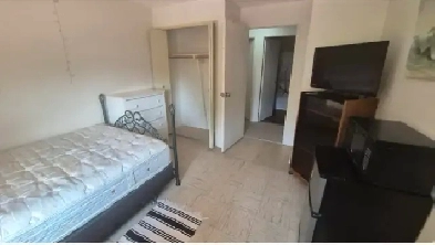 Room for Rent/Sept 1st Image# 8